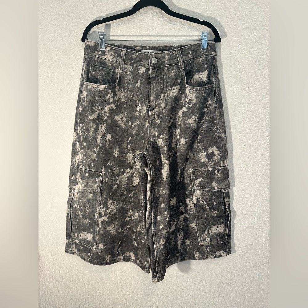 Women’s Baykan Denim Cargo Shorts, NWOT